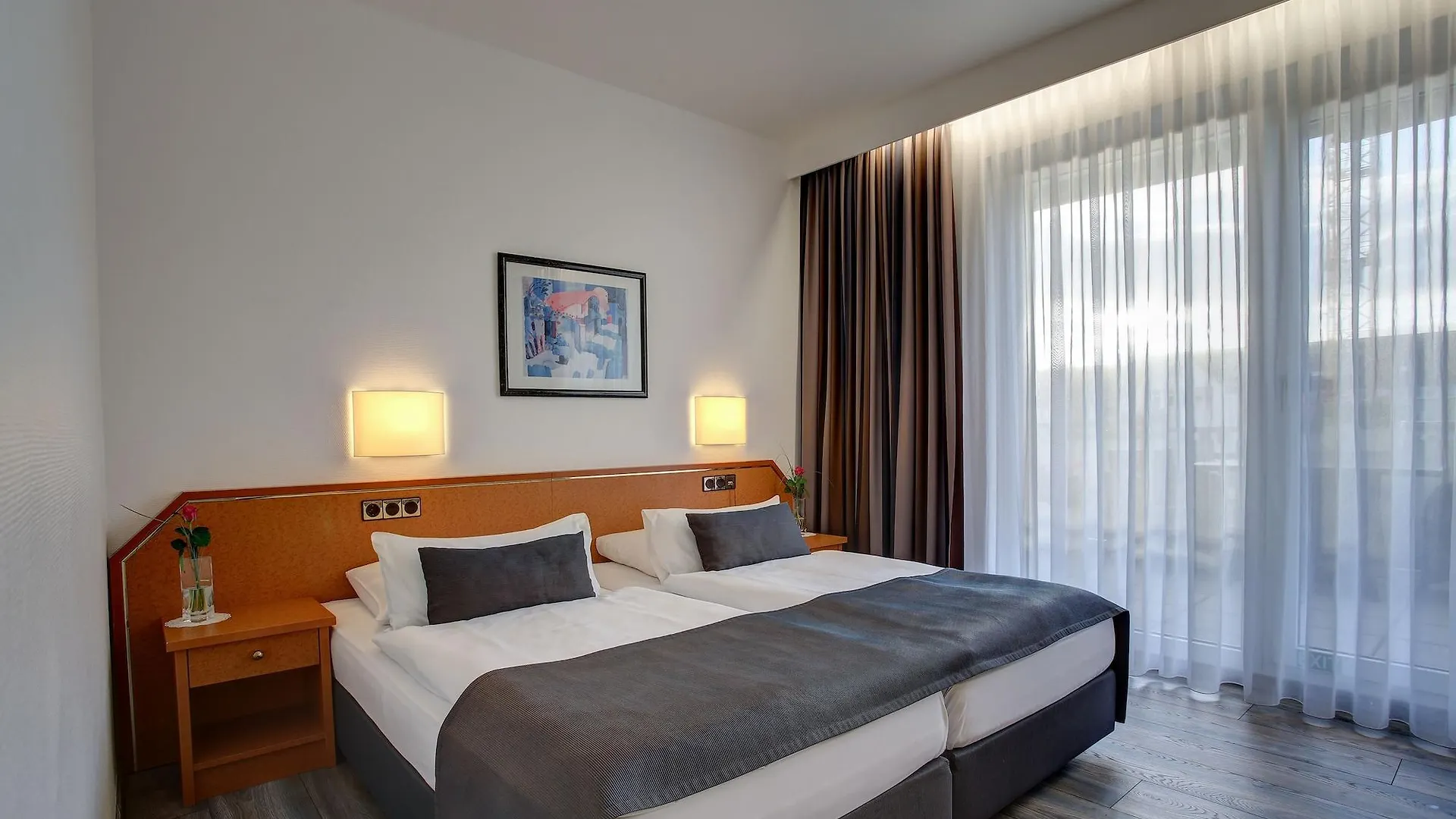 Trip Inn Hotel Esplanade, Duesseldorf 4*, Düsseldorf