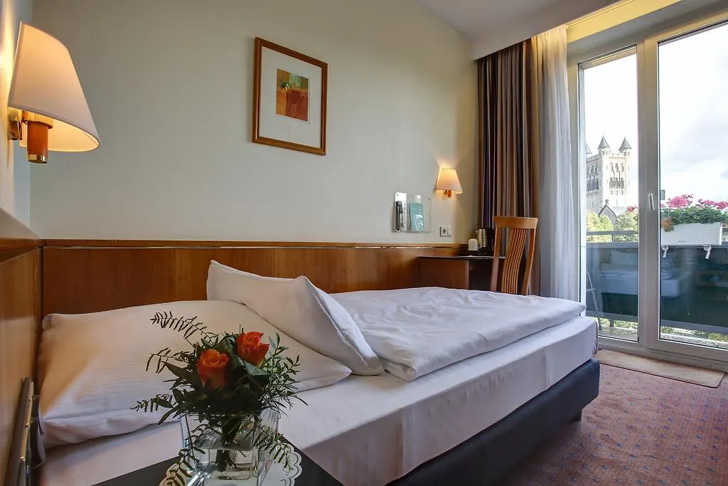 Trip Inn Hotel Esplanade, Duesseldorf 4*, Düsseldorf Germania